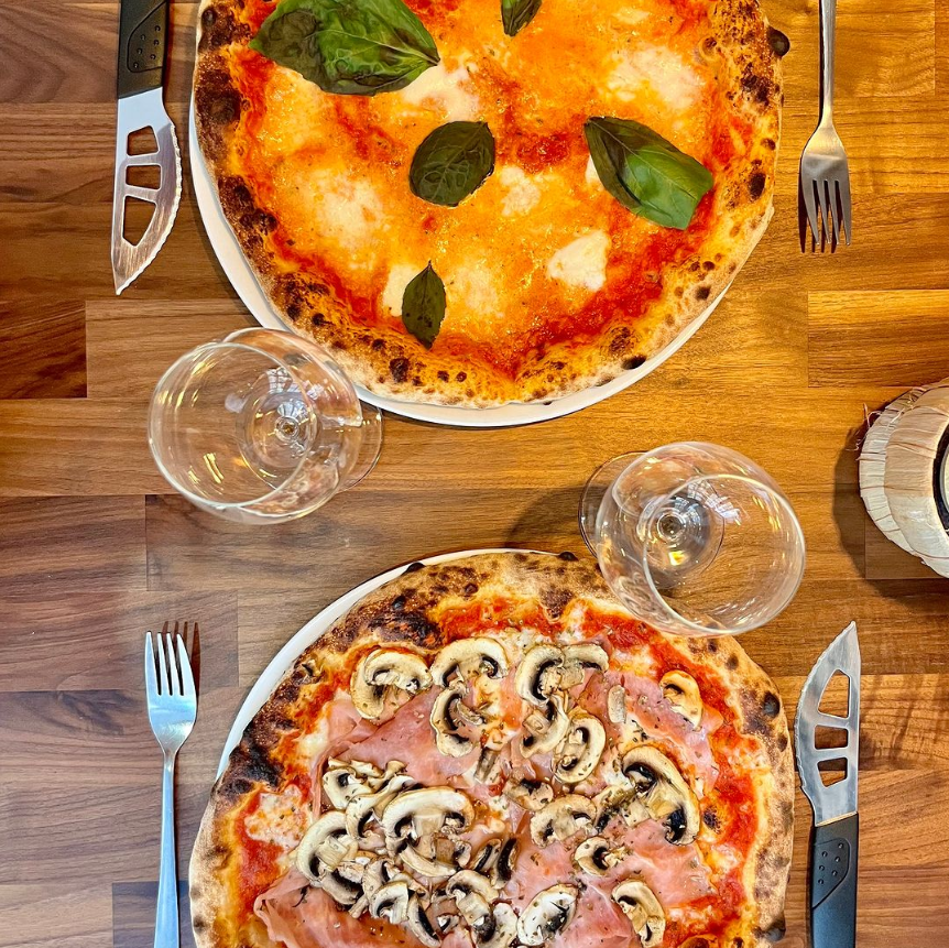 Pizza napolitaine au feu de bois, Ischia Mia