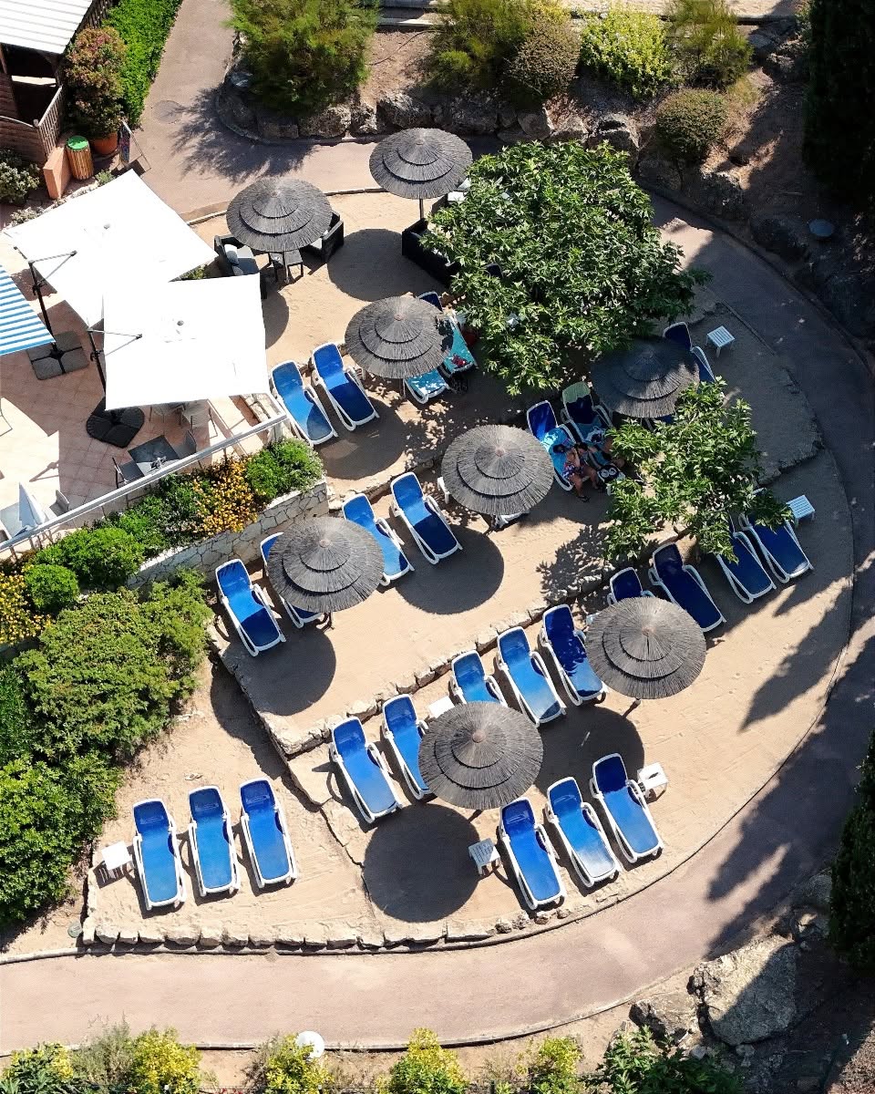 Ambiance de la terrasse du Bay Beach Club