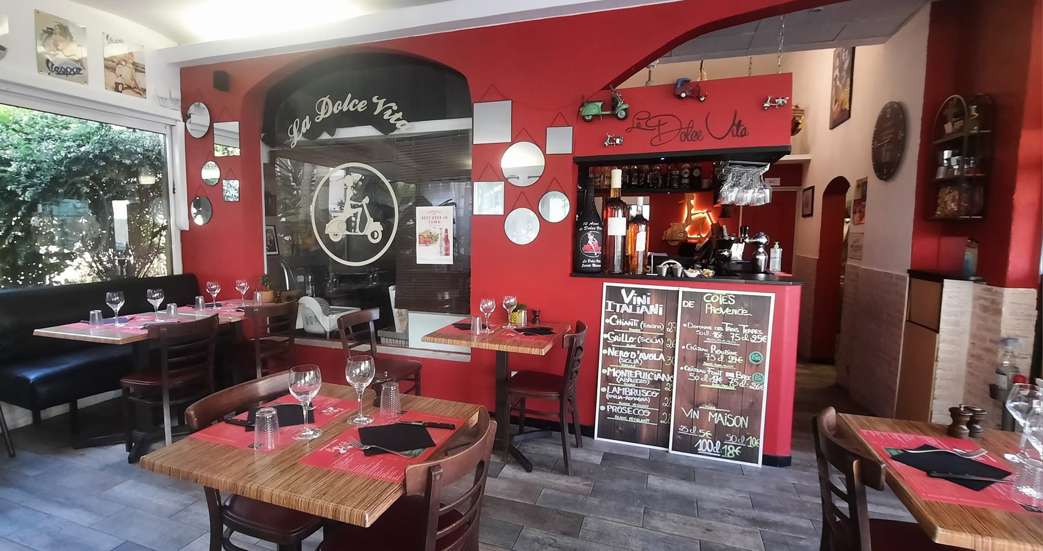 Salle intérieure de La Dolce Vita